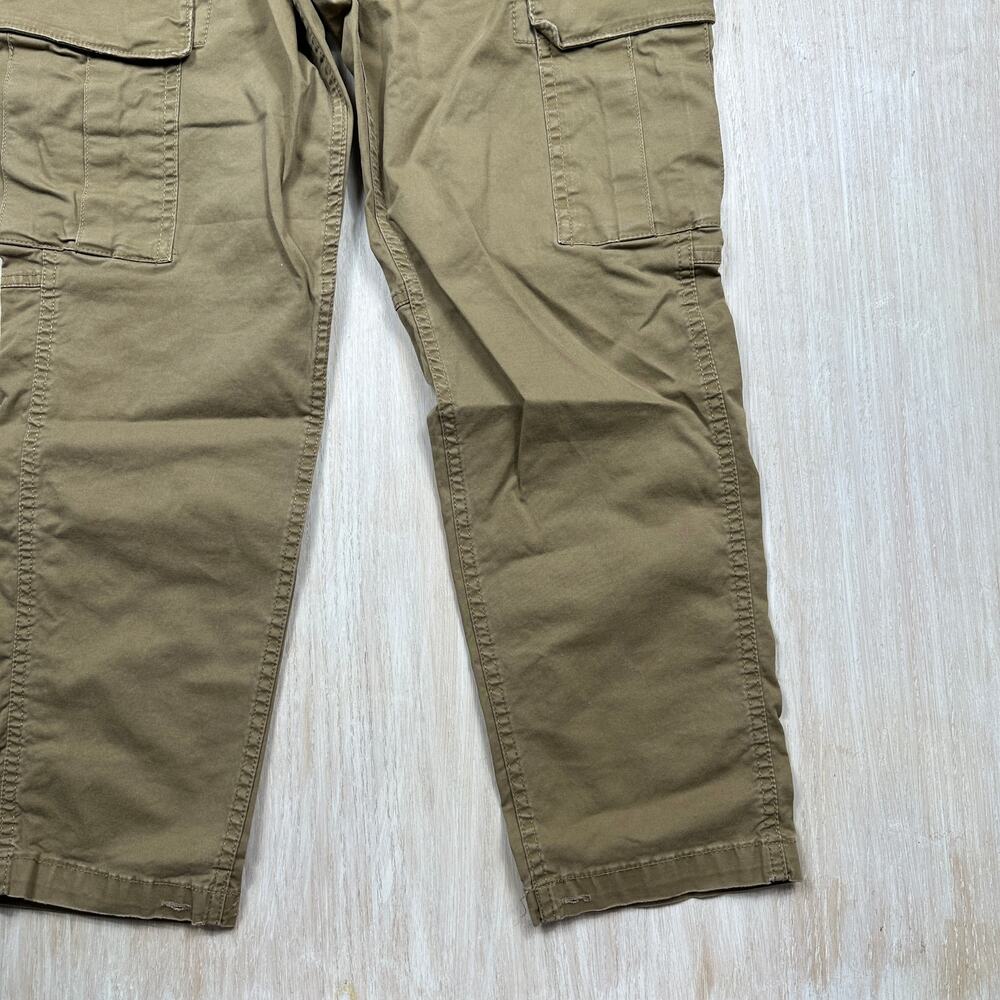 American Eagle Slimming Cargo Flex Utility Hiking Tactical Pants Khaki 32x30 - Picture 3 of 16